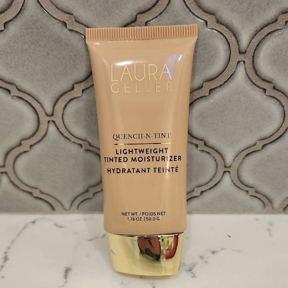 Laura Geller Other - Laura Geller Quench-N-Tint Hydrating Moisturizer - Light/Medium